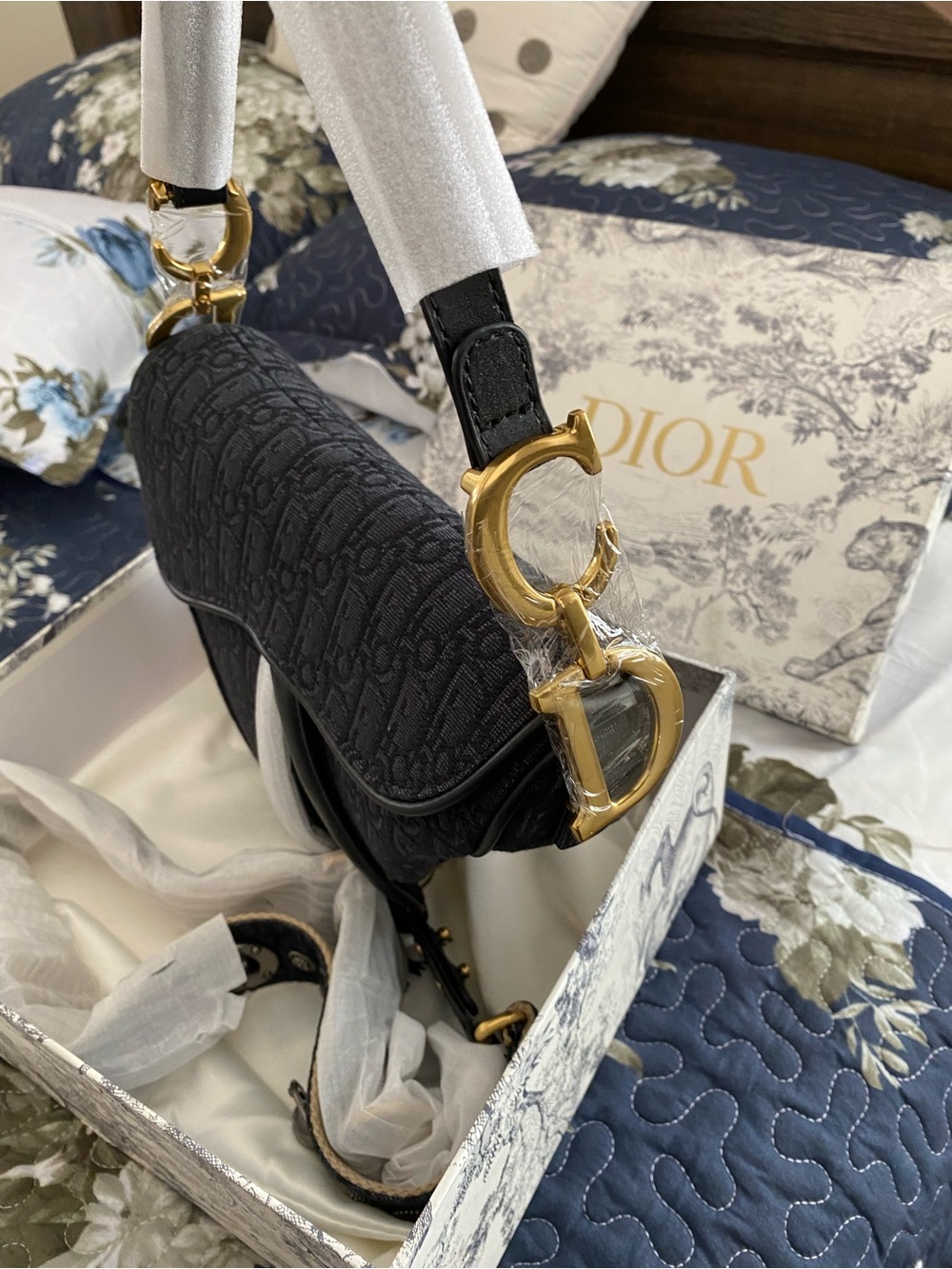 Luxury Black Saddle Bag - Designer Inspired - Picture 4 of 10